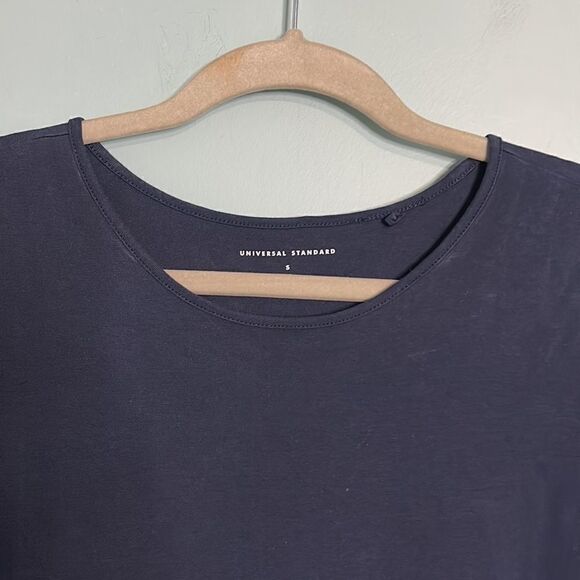 Iconic Geneva V-Neck Dress - Navy | Universal Standard Small 14/16 - Picture 5 of 8